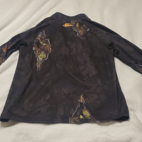 Mossy Oak Black and Gray Apparel - Picture 4 of 6